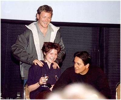 RDM and Robert Beltran show a FedCon10 fan a good time